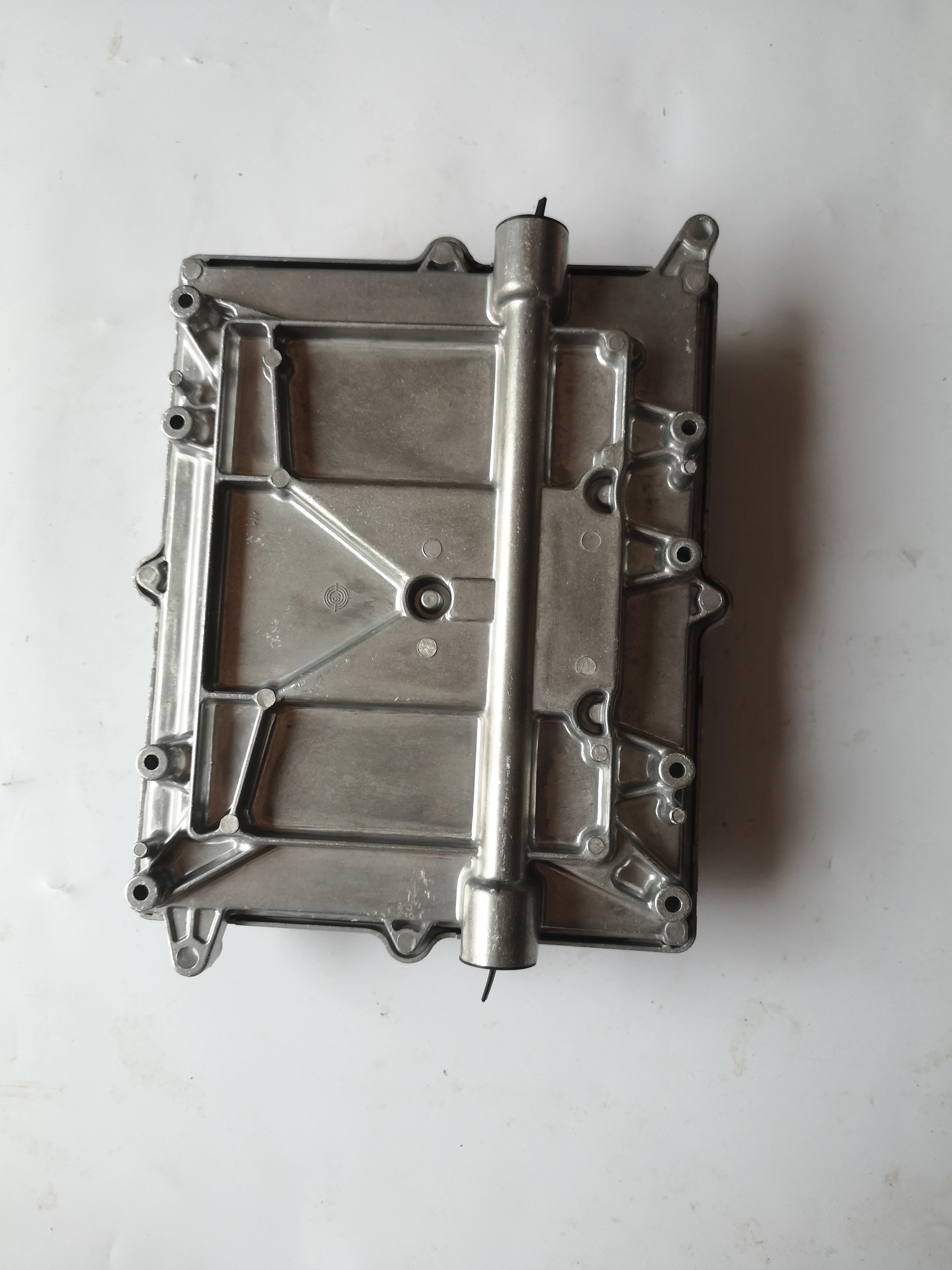 Оригинальная новая компьютерная плата ECU 0281020074 EDC7-6DL2 для FAW JIEFANG Aowei J6 Xichai ECM |