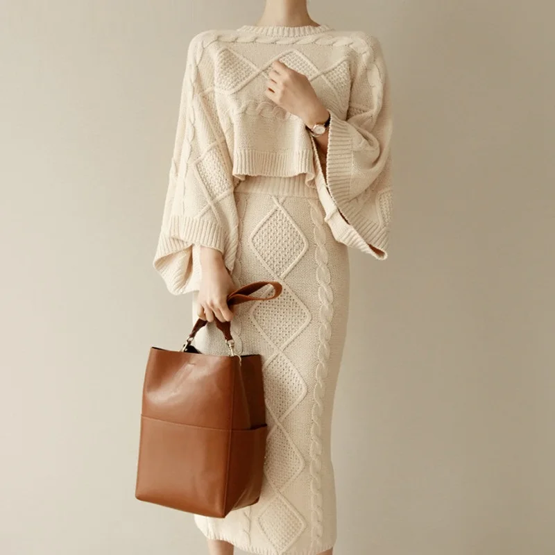 

High Quality Spring Autumn Women Knitted 2 Piece Set Casual Vintage Batwing Sleeve Loose Sweater+Twist Bodycon Skirt Female Suit