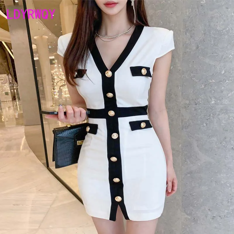

LDYRWQY 2021 summer Korean version of the new V-neck short-sleeved button famous lady temperament hip wrap slim knit dress