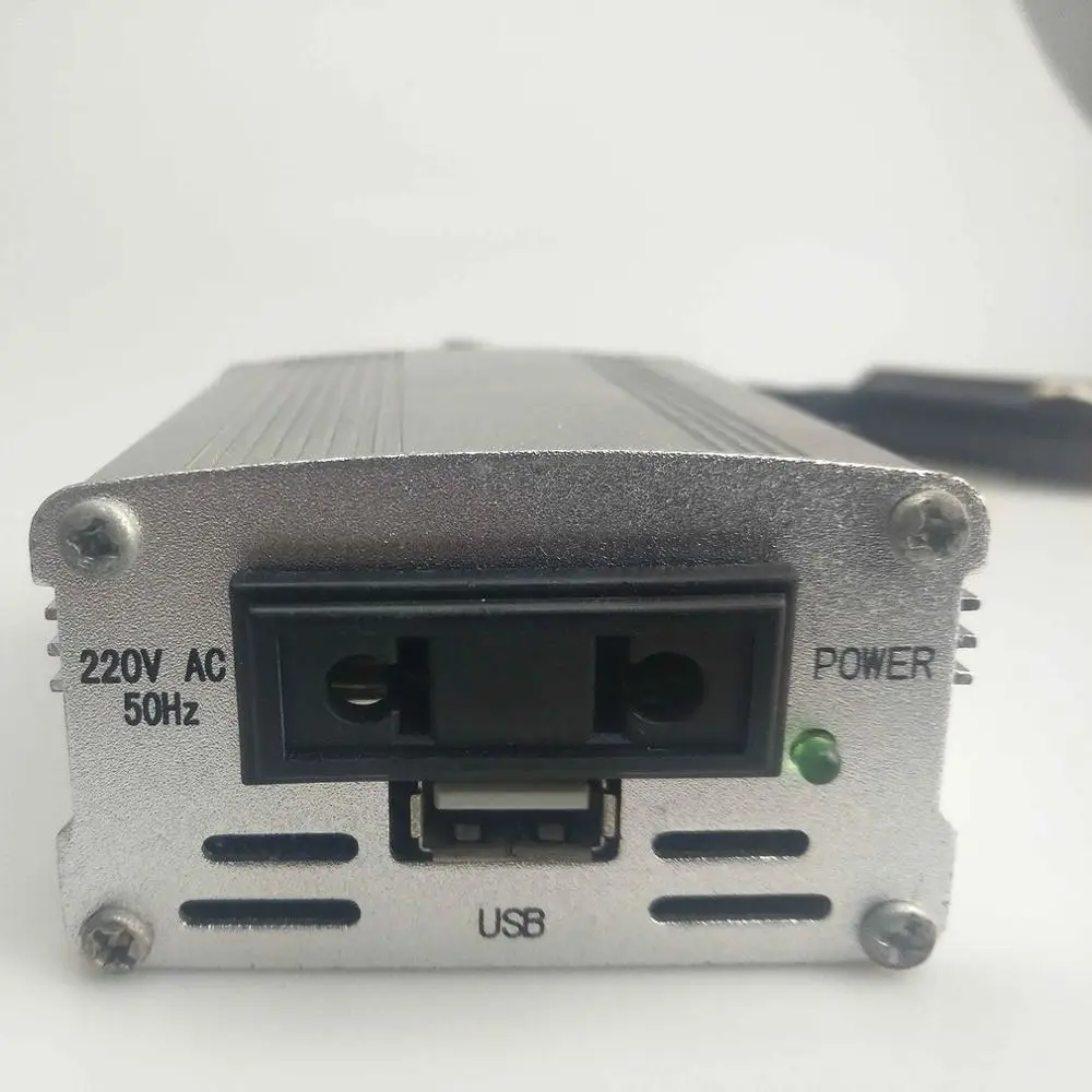 Автомобильный преобразователь напряжения серебристый 700 Вт от 12 В до 110 В/220