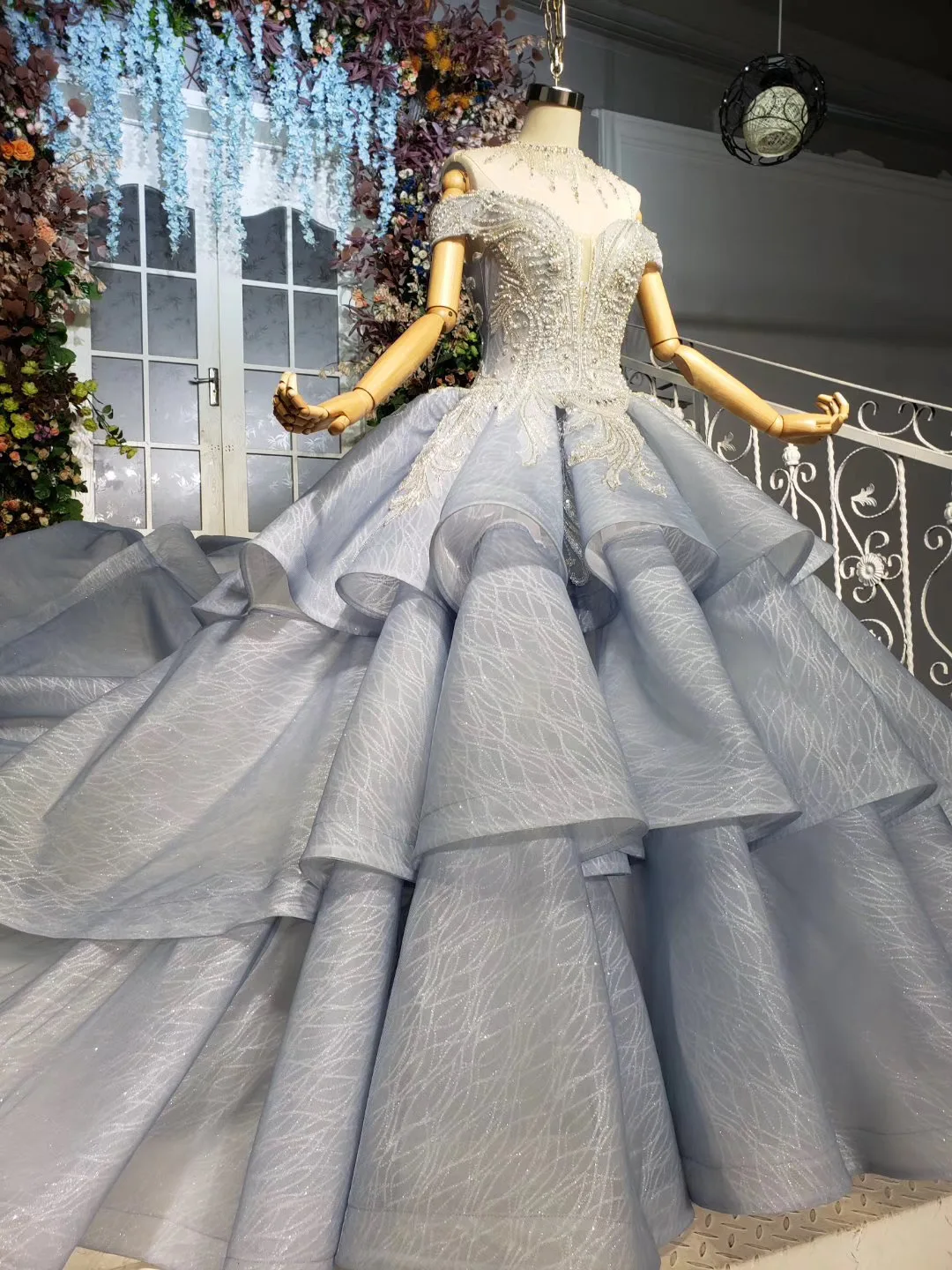 

Luxury Bling Wedding Dress 2019 Gray Sweetheart Ball Gown Puffy Dubai Arabic Crystal Wedding Gowns Vestidos De Novia Big Heavy
