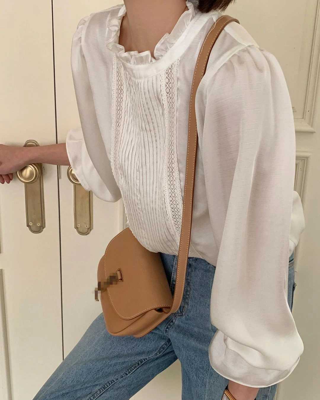 

SHENGPALAE Elegant Lace Spliced Blouse Women's Spring 2021 New Stand Collor Solid Color Ruffles Flare Sleeve Shirt Female 8Y944