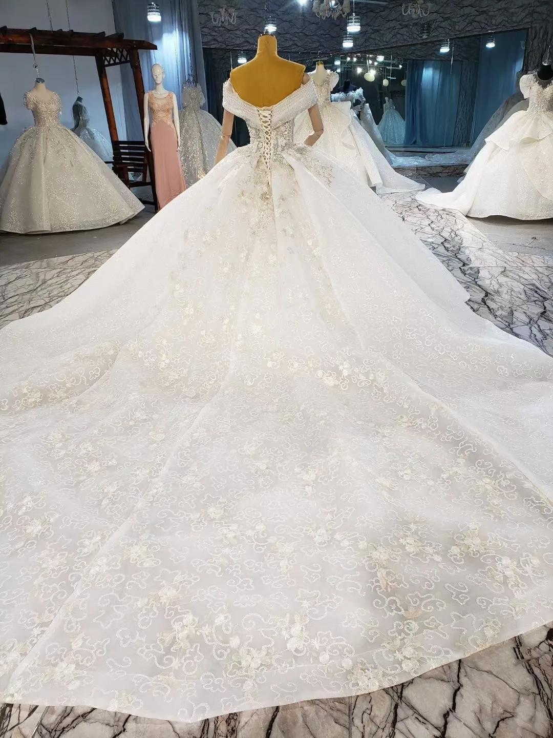 

2021 New Design Bridal Weding Dress Off The Shoulder Champagne Lace Wedding Gown