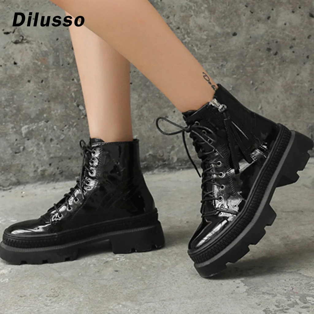 Женские осенние ботинки на шнуровке ботильоны из черной лакированной кожи