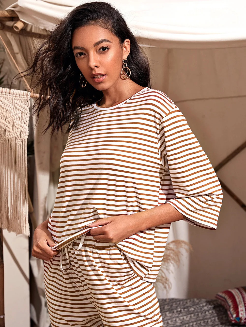 

Spring Summer 2021 New Women's Tops Fashion Wild Loose Conventional Round Neck Street Style Pattern Striped Long Sleeves