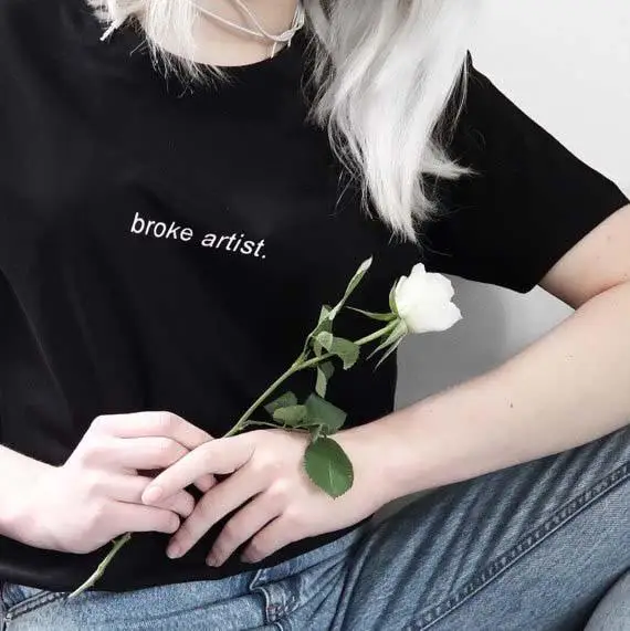 Летняя футболка с надписью Broke Artist черная графическим принтом Готическая