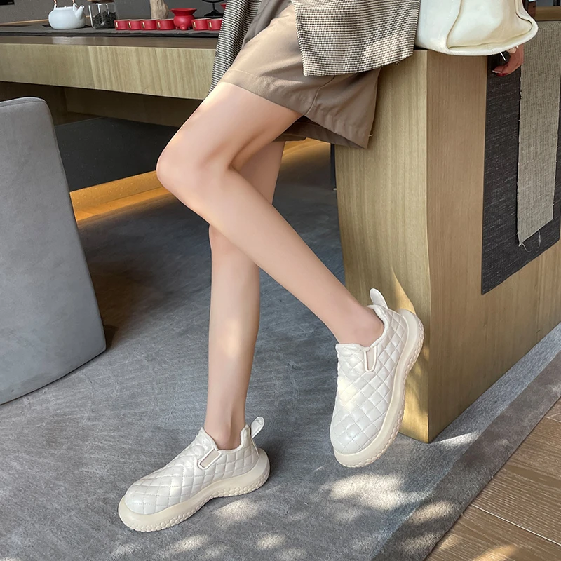 2021 women Leather Cotton Shoes Warm Fur Thick Sole Flat Fashion Winter Autumn Casual Outdoor Slip on Short  Female Loafers