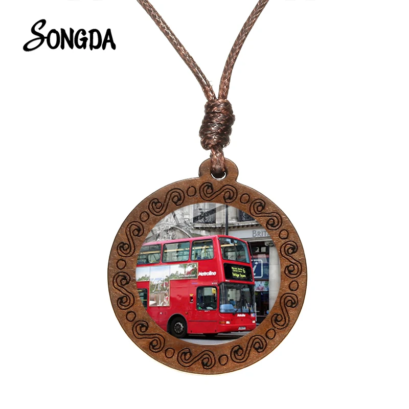 Круглое ожерелье из старого красного лондонского автобуса двухслойный автобус