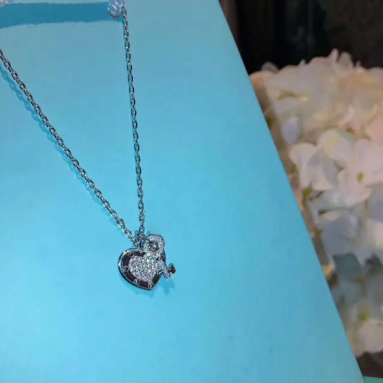 Модные циркониевые девичьи серьги в форме сердца брелоки подвески известный