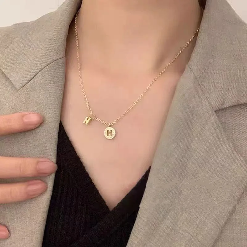 Корейский Стиль Изысканные полые H буквы хрустальные подвески ожерелья для