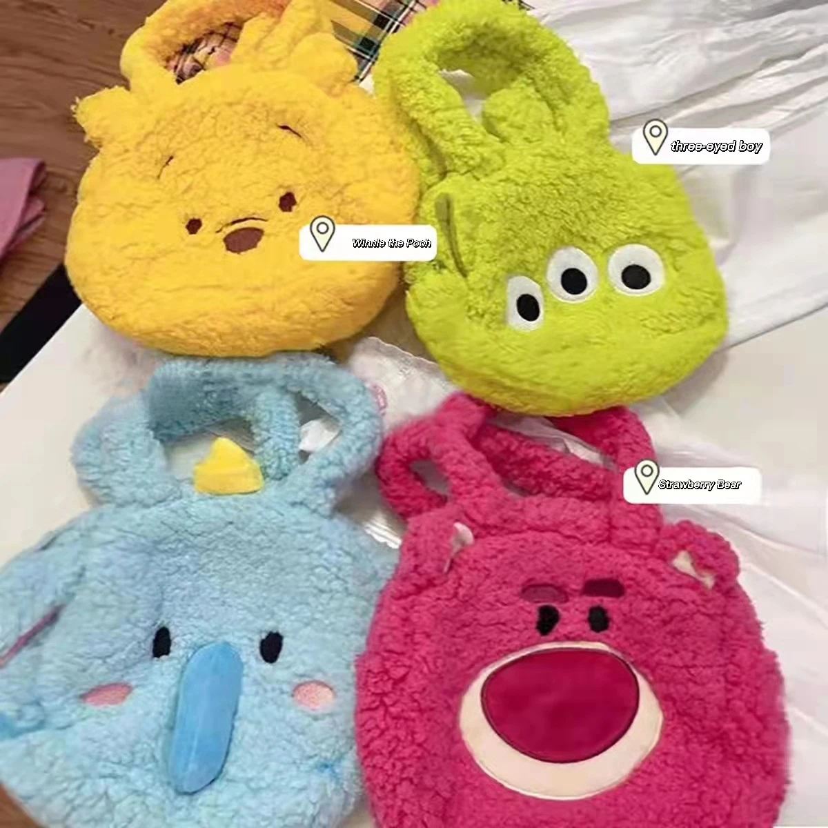 

Winnie the Pooh bag high-quality foreign students autumn and winter cute plush out portable handbag