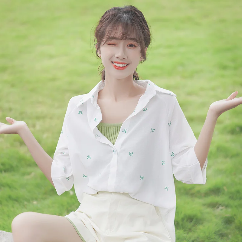 

Chic Khaki 2020 New Summer Student White Shirt Women's Western Style Small Shirt All-Match Floral Top Short Sleeve Shirt Fashion