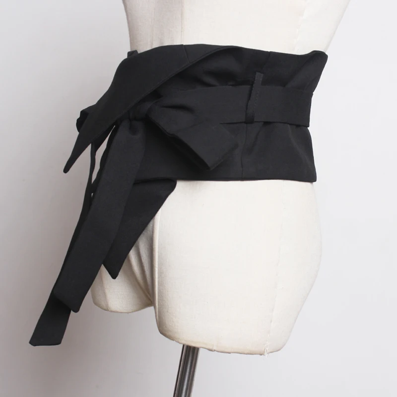 [EAM] черная ткань, асимметричный Бандаж с бантом, широкий пояс, индивидуальная Женская Новая мода, подходит ко всему, Осень-зима, 1A778