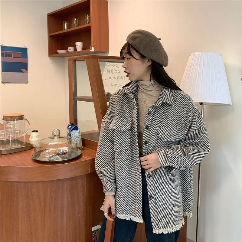 

HStar Women Autumn New Retro Houndstooth Shirts Vintage Tassel Loose Wild Long Sleeve Jacket Casual Street Lady Outwears