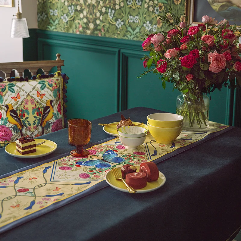 

Luxury American table flag bed flag retro British ins flower bird TV cabinet custom dining tablecloth bed end flag