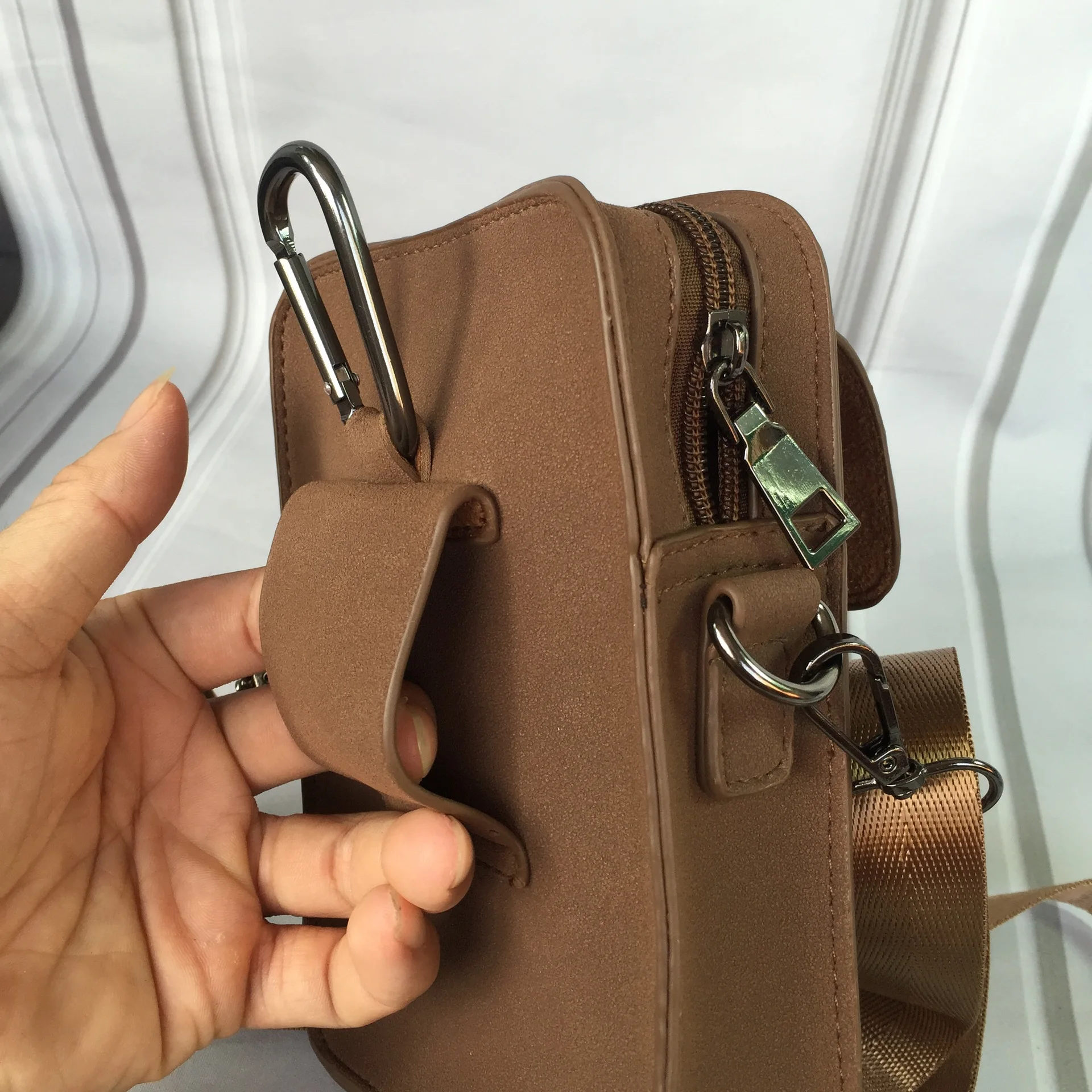 Универсальная мужская сумка-мессенджер с карманом для телефона сумка через