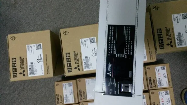

1 шт Mitsubishi FX5U-80MT/ES FX5U80MTES в коробке-новый