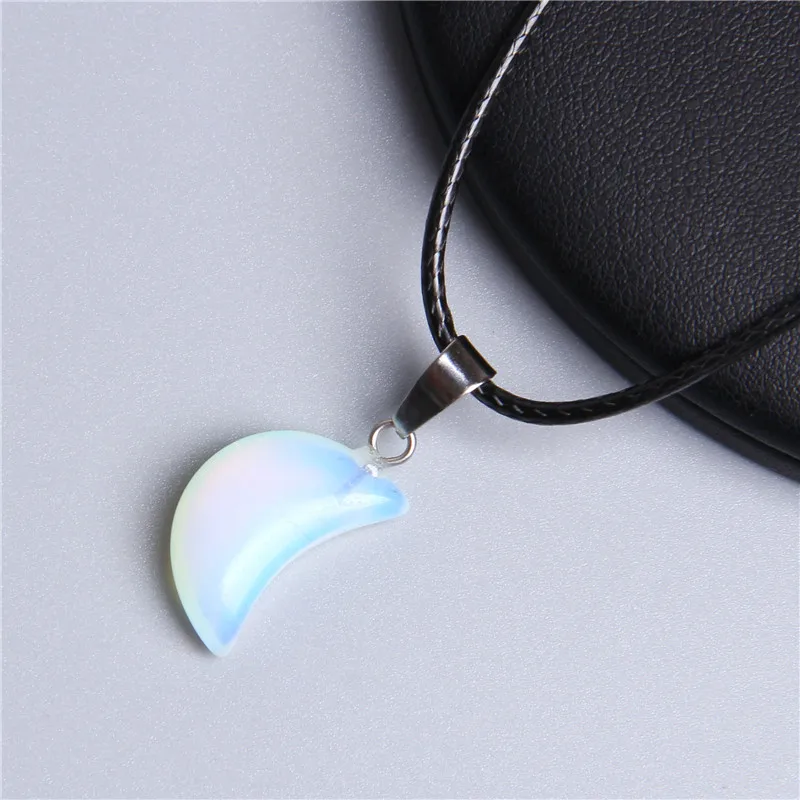 

Natural Stone Crescent Moon Necklace Healing Crystal Quartz Reiki Gem Stone Pendant Neckalce for Women Men Energy Jewelry Gifts