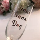 Виниловая наклейка под розовое золото с именем, для украшения винного бокала