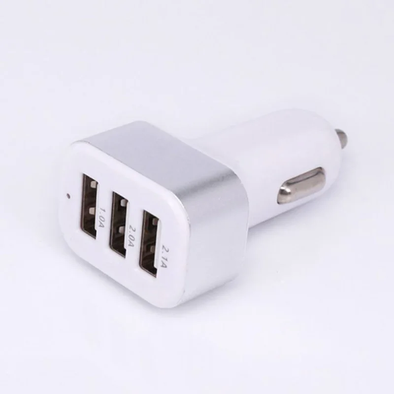 Автомобильное зарядное устройство с 3 USB-портами и поддержкой быстрой зарядки |