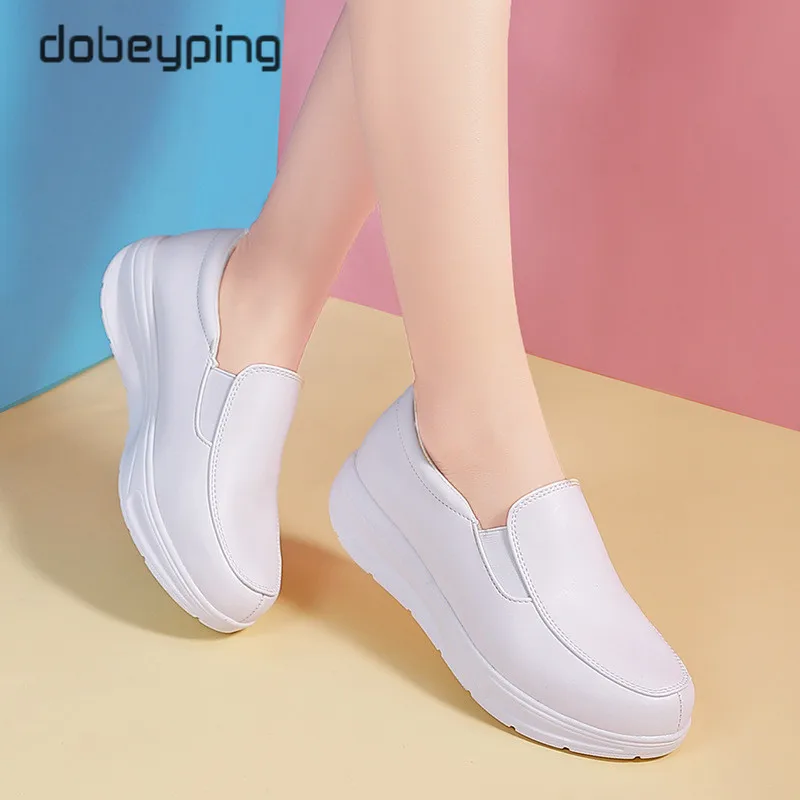 Туфли женские на платформе повседневные лоферы мягкая подошва без застежки