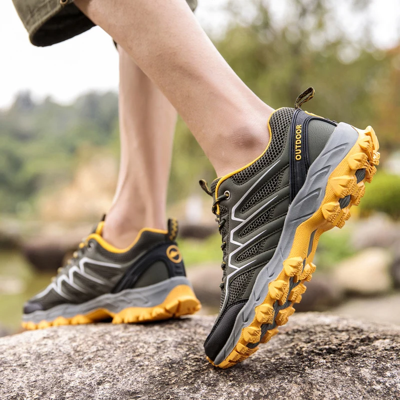 

New Summer Mesh Breathable Hiking Shoes Comfortable Non-slip Hiking Sneakers Three-color Optional Outdoor Travel Shoes for Men