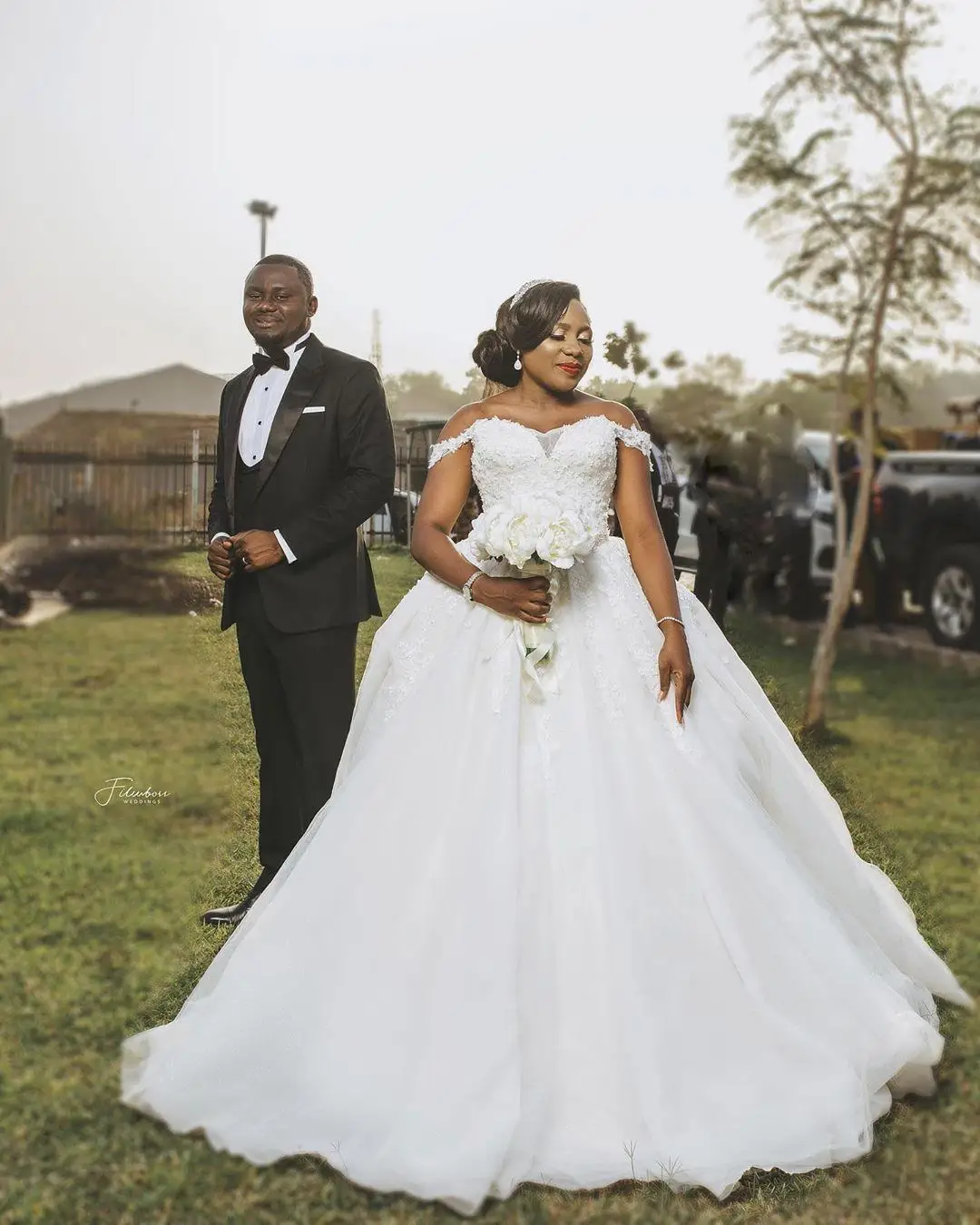 

Plus Size Nigerian African Wedding Dresses 2023 Lace-up Off Shoulder Lace Floral Cathedral Train Princess Bridal Gowns