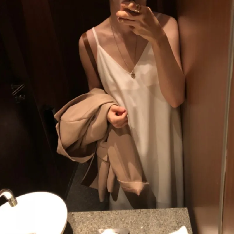 Женское атласное платье на бретелях весна лето 2020 повседневное эластичное