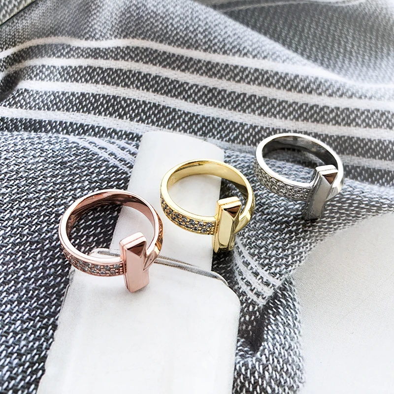 

Кольцо из серебра 925 пробы с оригинальным логотипом 1:1