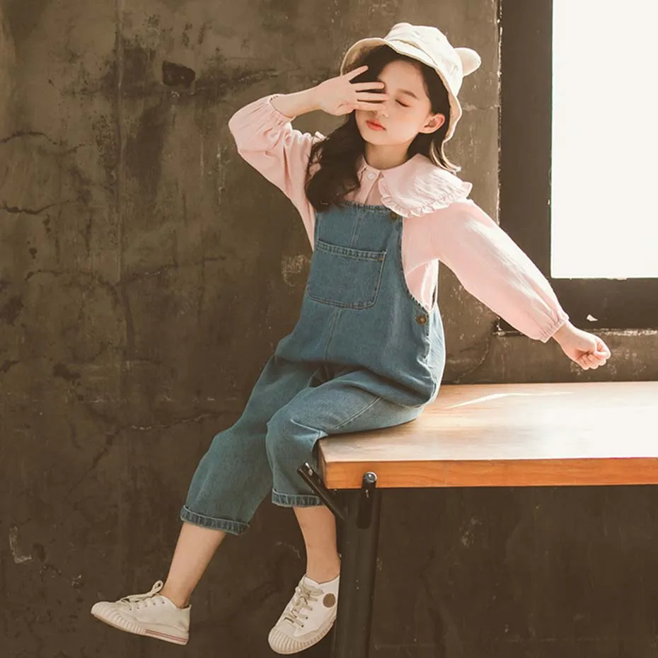 Детская одежда Блузка с оборками + джинсовый комбинезон для девочек из 2