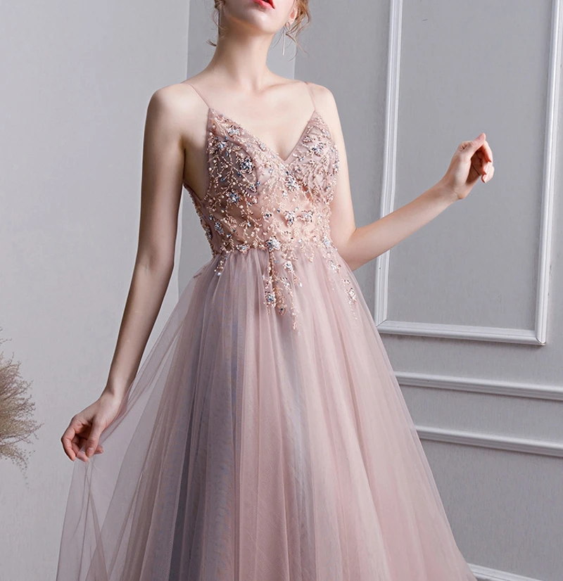 Женское вечернее платье с бусинами розовое до пола V образным вырезом роскошное