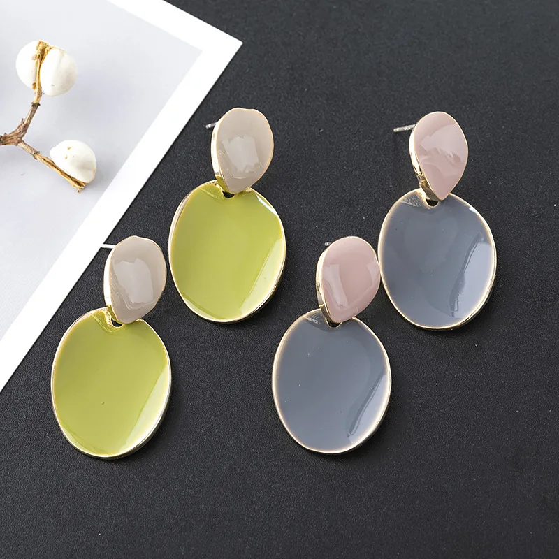 Модный дизайн чувство серьга по контракту с геометрическим рисунком персонажа