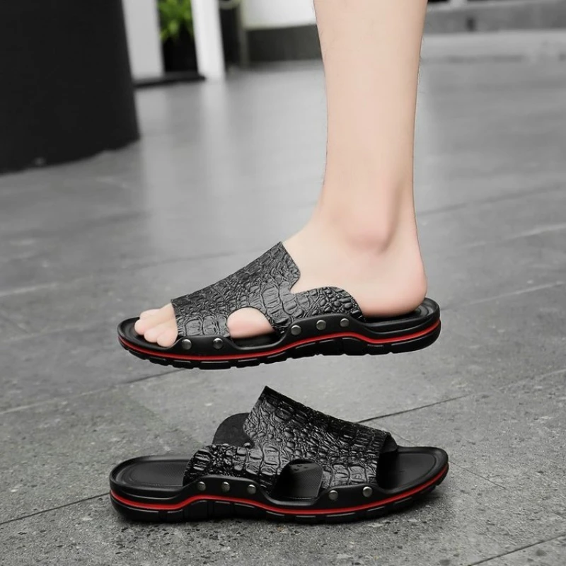

2021 Summer New Men's Fashion PU Leather Printing Rivet Sandals Casual Beach Shoes Comfortable Hot Men's Slippers KS096