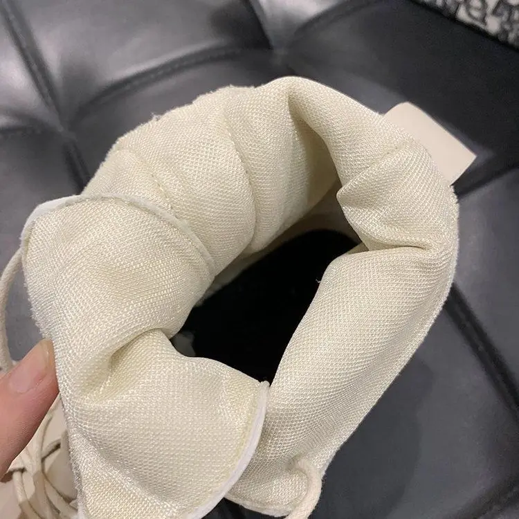 Женские Теплые ботильоны на меху черные или бежевые байкерские ботинки