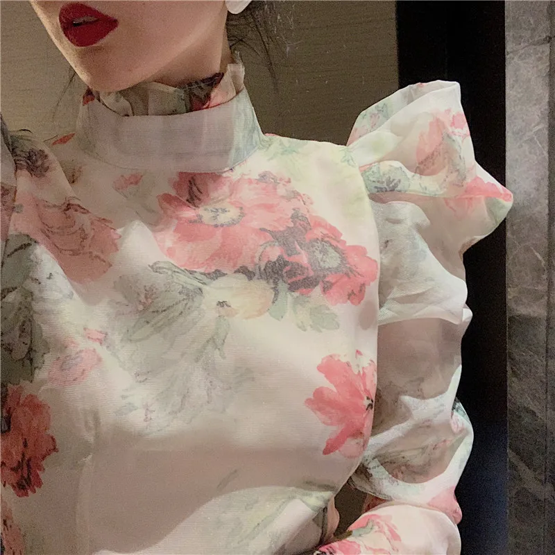 

] 2020 Summer New Lace Ruffled Floral Floral Vintage Puff Long-sleeved Shirt Turtleneck Slim Women Women Blouse U073