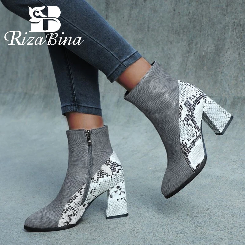 RIZABINA/женские ботильоны; зимние теплые ботинки; обувь из плюша на молнии на грубом каблуке; женские ботинки с острым носком из змеиной кожи; размеры 32-43
