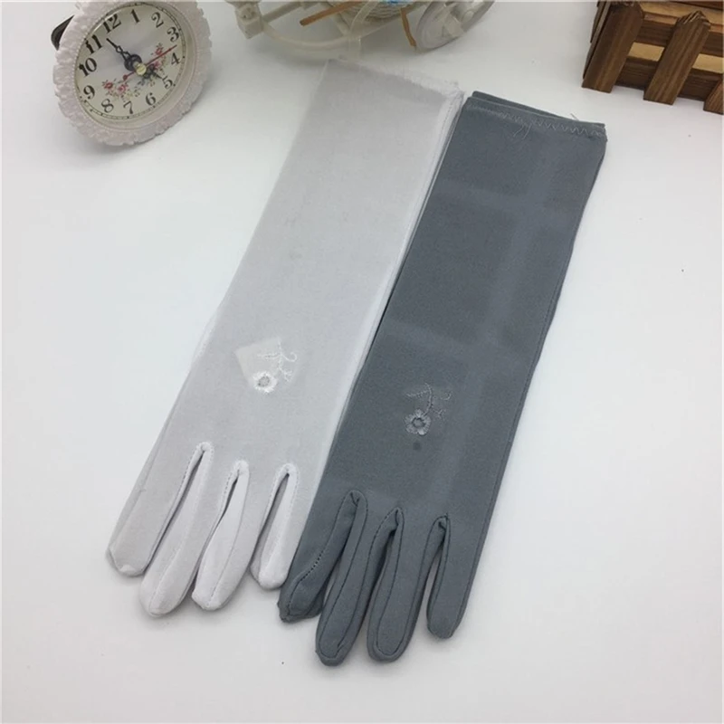 

Gloves & Mittens