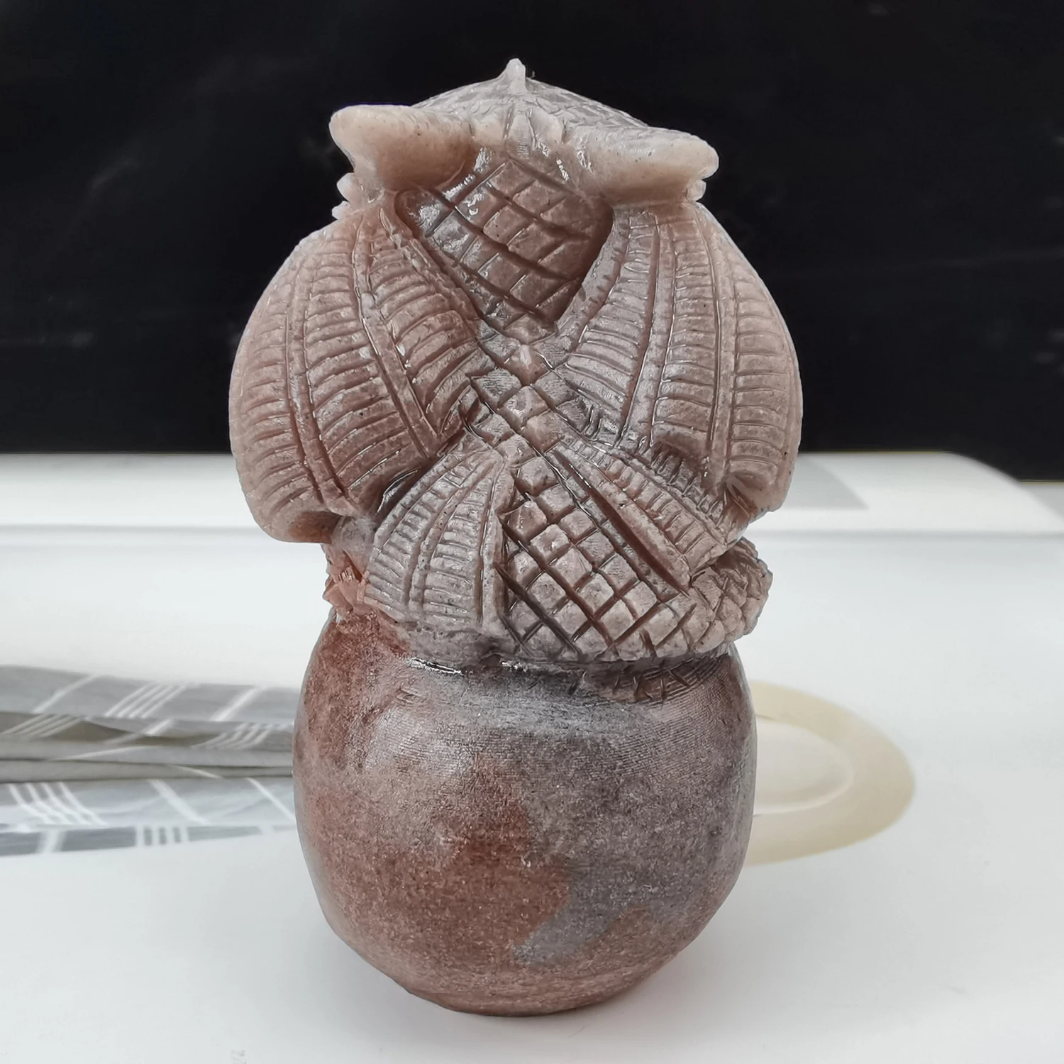 

Toothless Skull Natural Crystals and Minerals Quartz Stone Island Hand-Carved Aquarium Room Decorations Ornaments Energy Cure