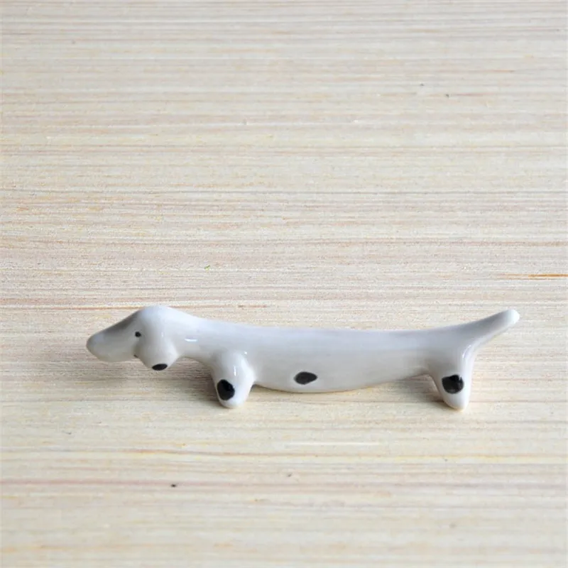 

1Pcs Cute Japanese-style Retro Ceramic Dachshund Dog Tableware Frame Restaurant Accessories Stand Holder Dining Table Decoration