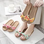 Suihyungженские шлепанцы; Летняя домашняя обувь; Модные повседневные шлепанцы с цветочным принтом и бантом; Женские тапочки льняные женские сандалии; Вьетнамки из льна