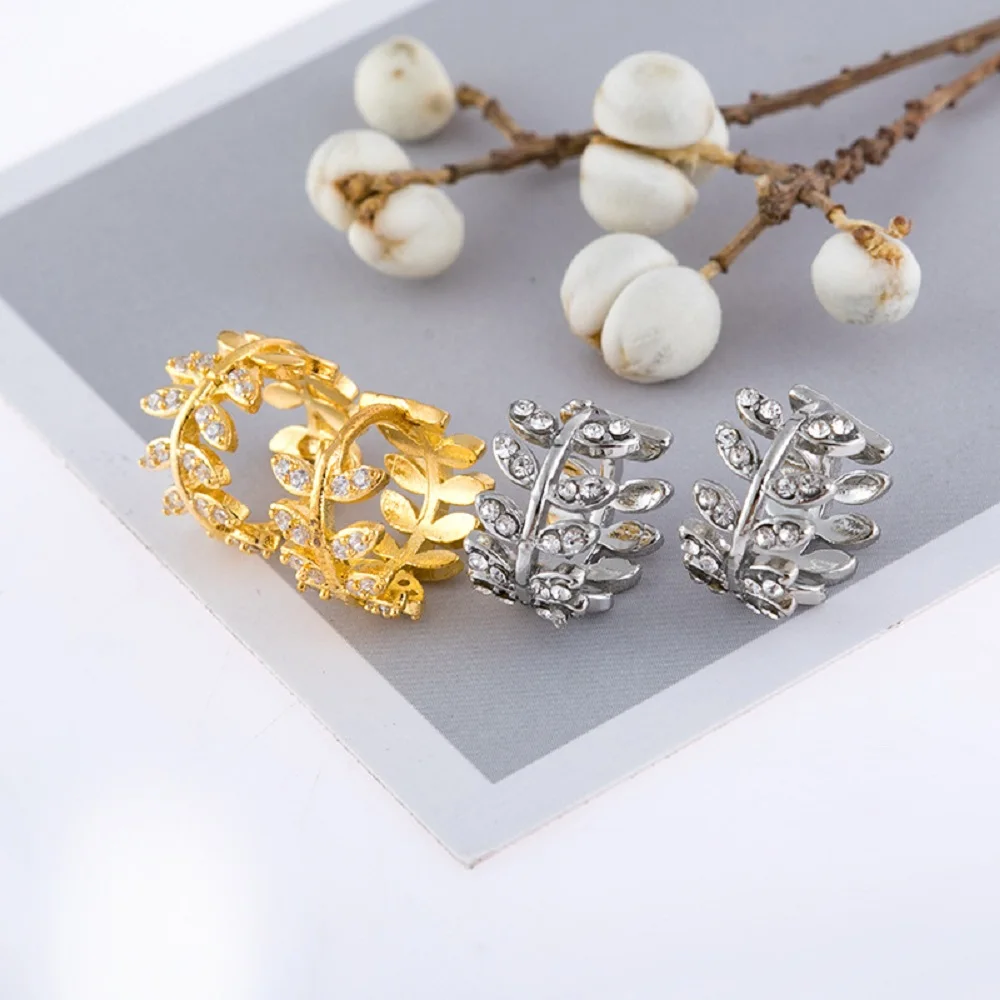 Модные объемные серьги-кольца в форме листа Мини тонкие трендовые для женщин