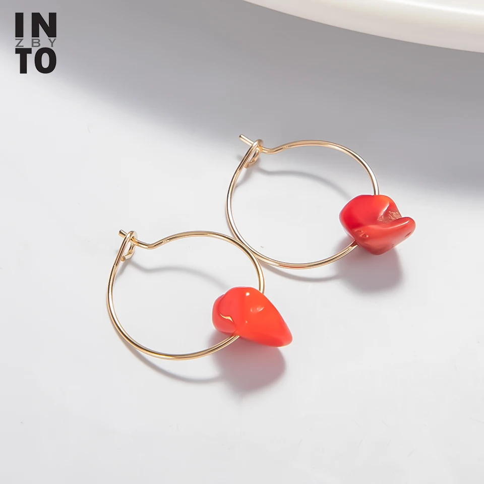 Небольшие серьги кольца из натурального камня женские комплект золотистых