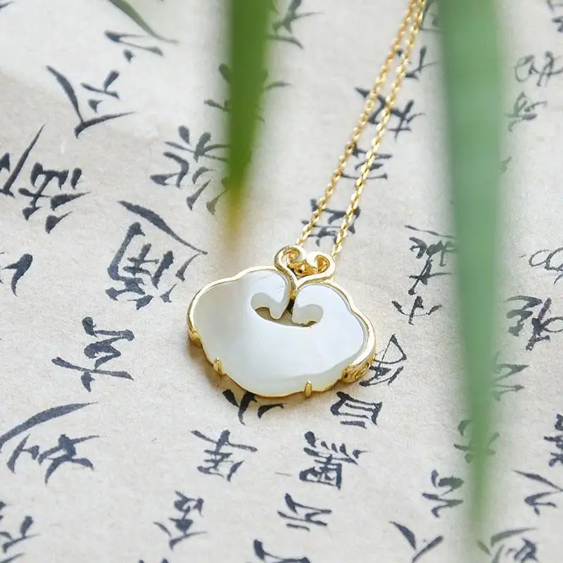 

Yunruyi Natural Hetian Jade Xiangyun Pendant S925 Sterling Silver Jade Necklace Gift Mom Birthday Gift