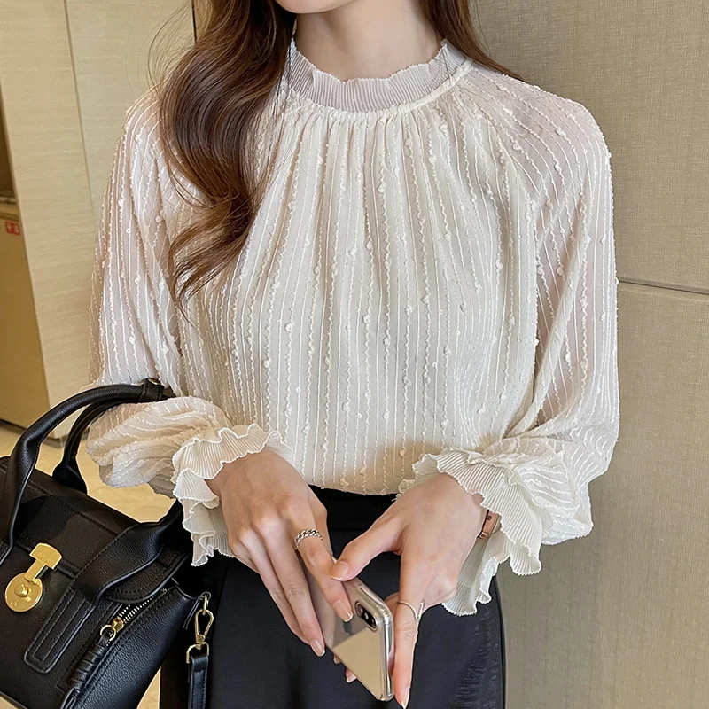 

Shirts & Blouses