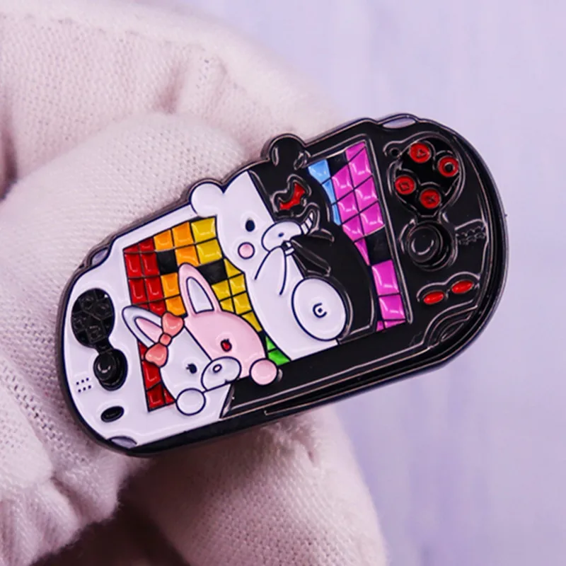 

Cartoon Handheld Console Monokuma Enamel Brooch Pin Bag Collar Lapel Pins Badges Women Men Brooches Fashion Jewelry Accessories