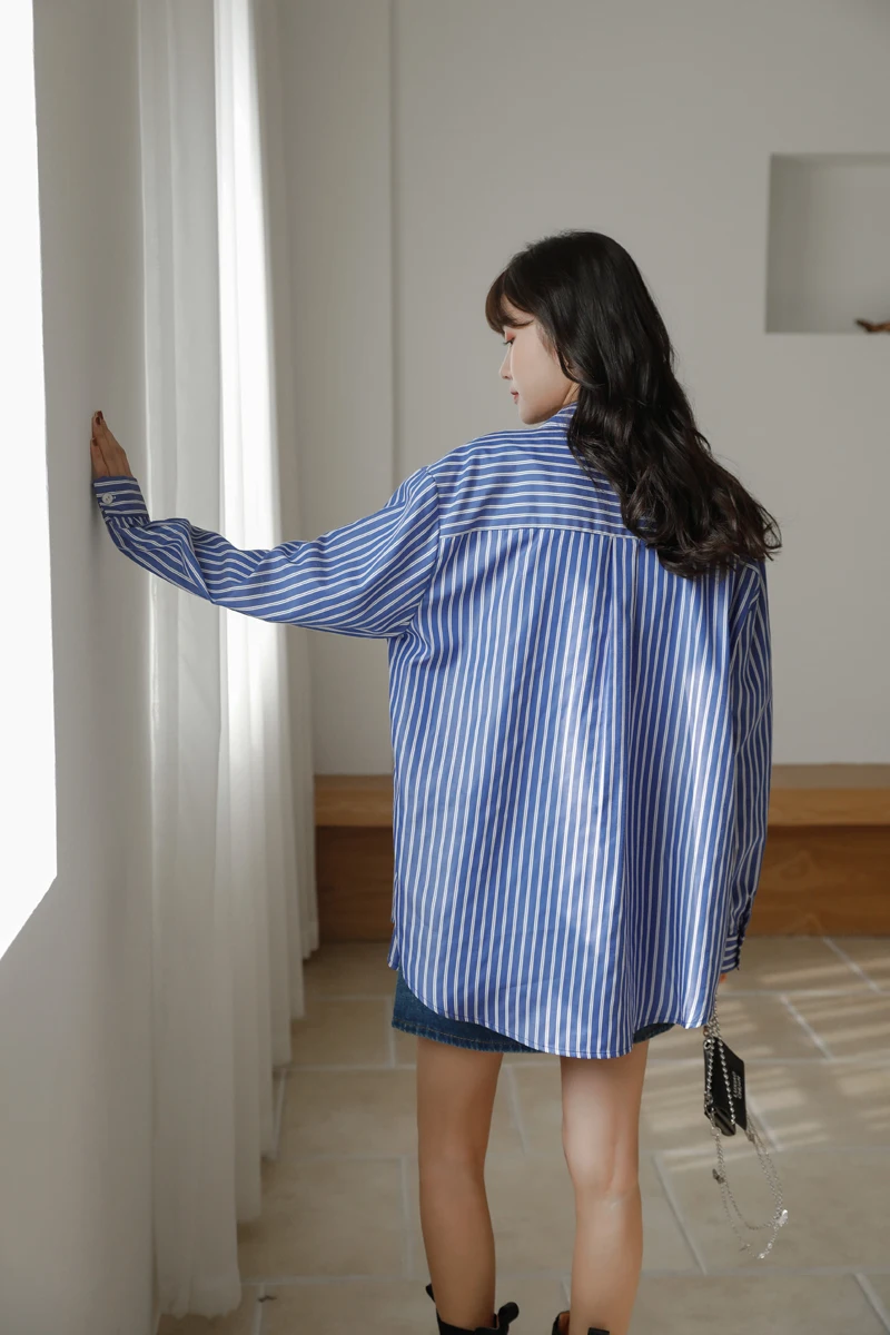 

Women's shirt oversize Blue striped New Lapel Long Sleeve Loose Fit Fashion Tide Spring 2021 A11-B