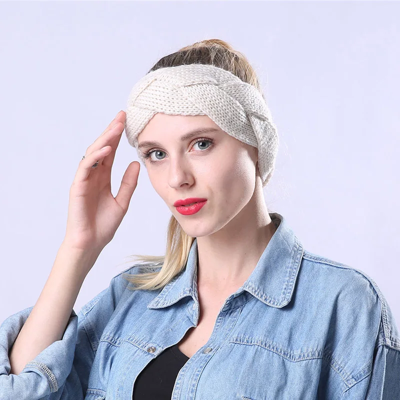 

Fall and Winter Fashion Hook-knitted Headscarf Ear Warm Hair Belt Soft Braid Knitted Headdress