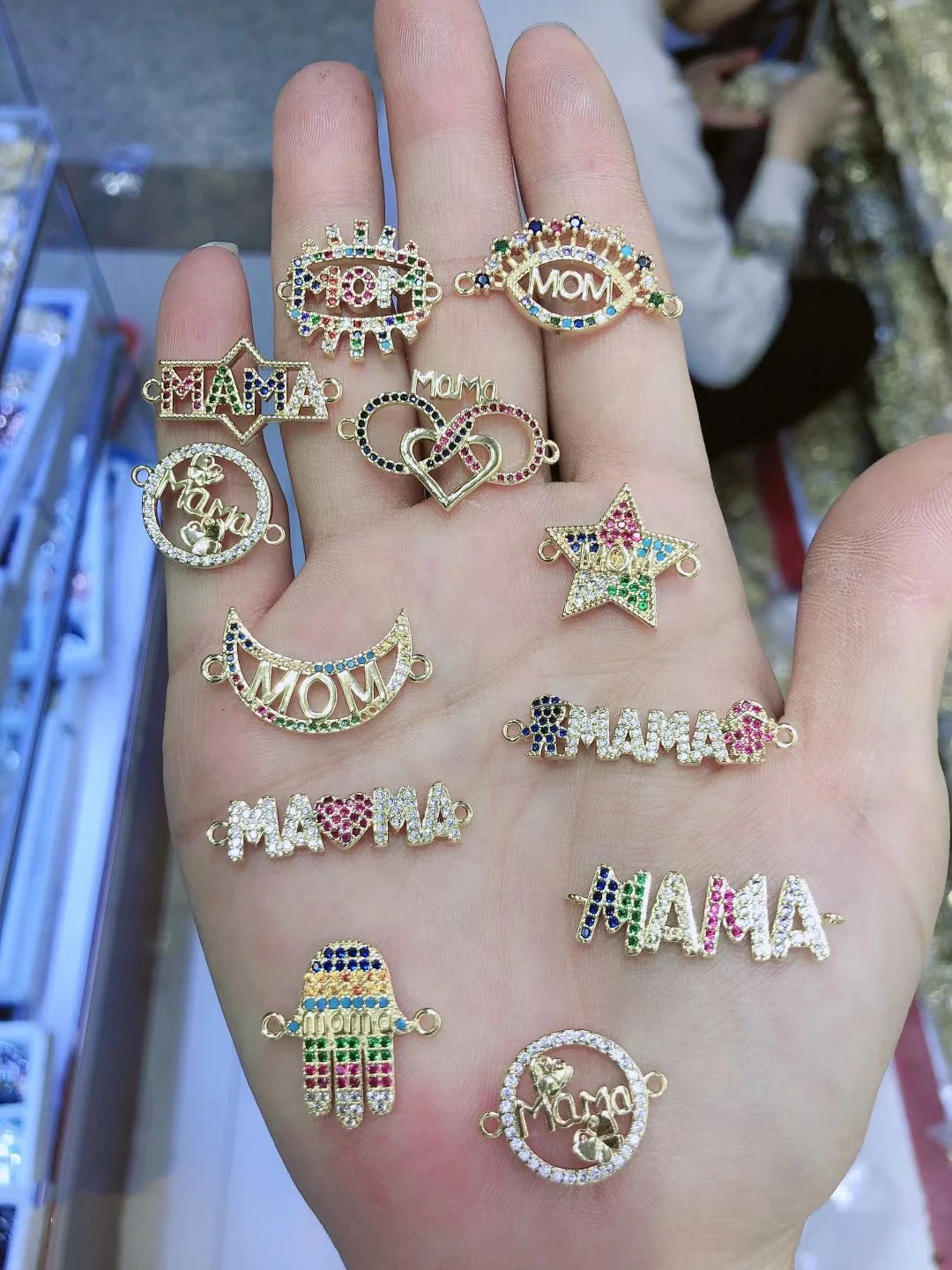 

30PCS, Mixed Charm Love Mom Mama Name Bracelet Crystal Connector Beads, Gold Cubic Zirconia Pendants, Mother Jewelry Accessories