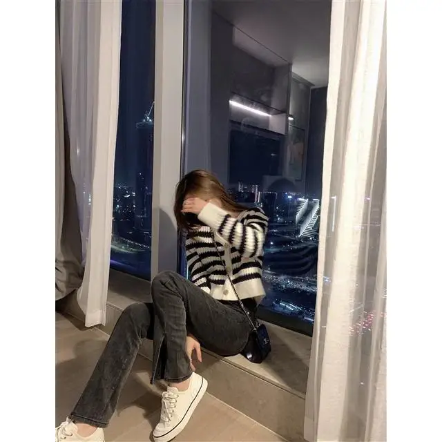 

2021 new cardigan: exquisite small fragrant stripe knitted jacket with high voice