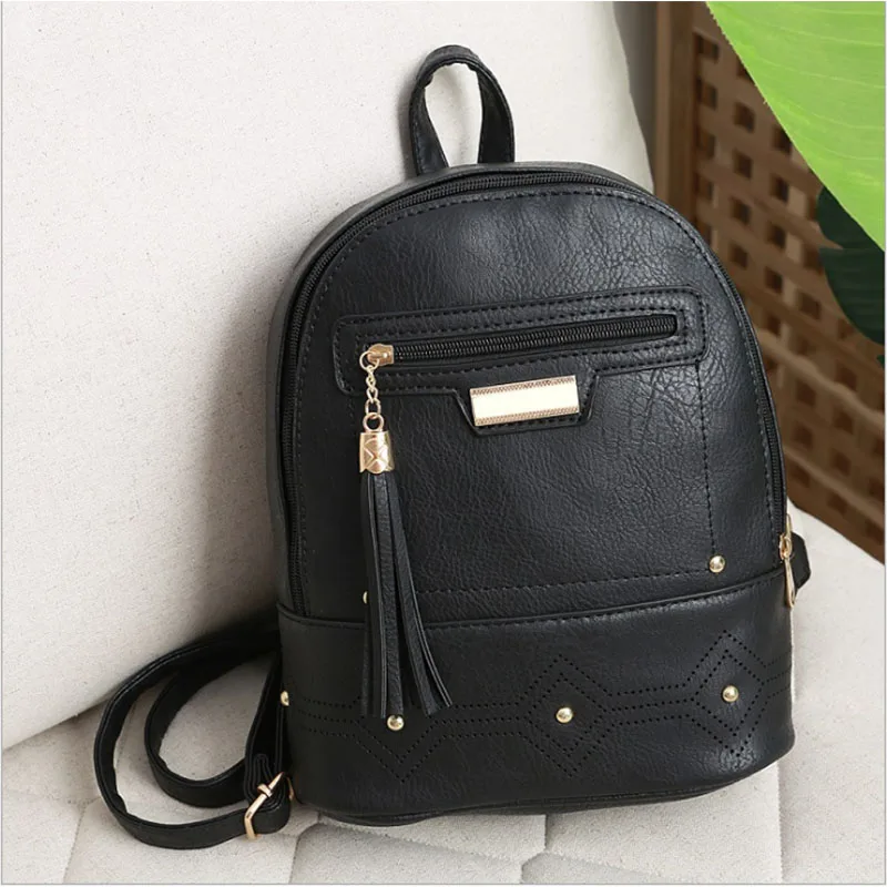 

The best gift for your girlfrieBackpack women's bag new European and American fashion Baita women's backpack tassel hollowed out